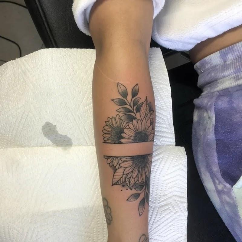 Inkrepublik Tattoo Studio - Photo 2